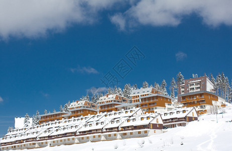 滑雪度假村图片