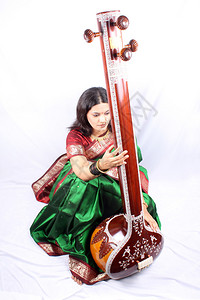 一位印度古典音乐歌手图片