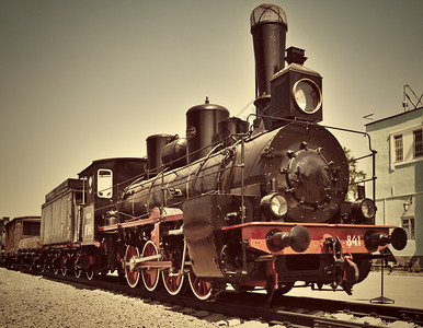 修复的老式蒸汽火车背景图片