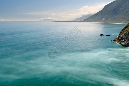 悬崖的海景与美丽的海洋图片