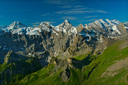 瑞士雪朗峰的景色图片