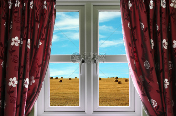 窗户和窗帘可以看到庄稼图片