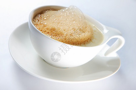 特写一杯咖啡热咖啡的白色杯子在图片