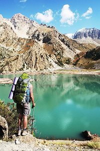 在高山远足图片