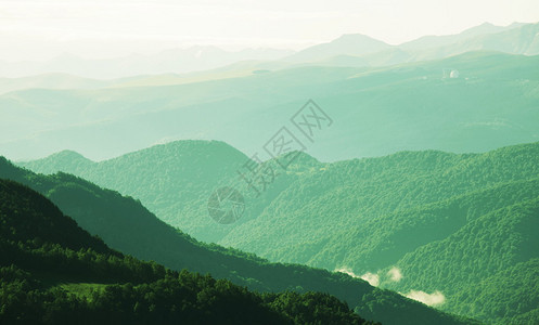 夏日青山背景图片