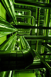 工业区绿色调的钢铁管道图片