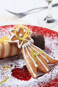 巧克力蘸威化饼干和姜饼彗星图片