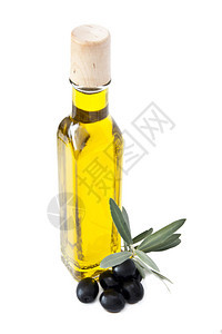 孤立的新鲜橄榄油瓶图片