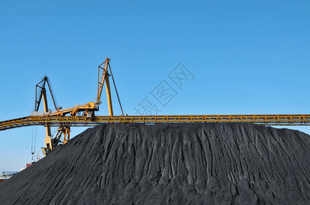 煤炭工业设施的特写图片