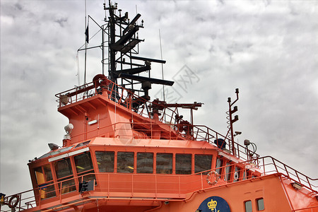 海上救援船桥图片