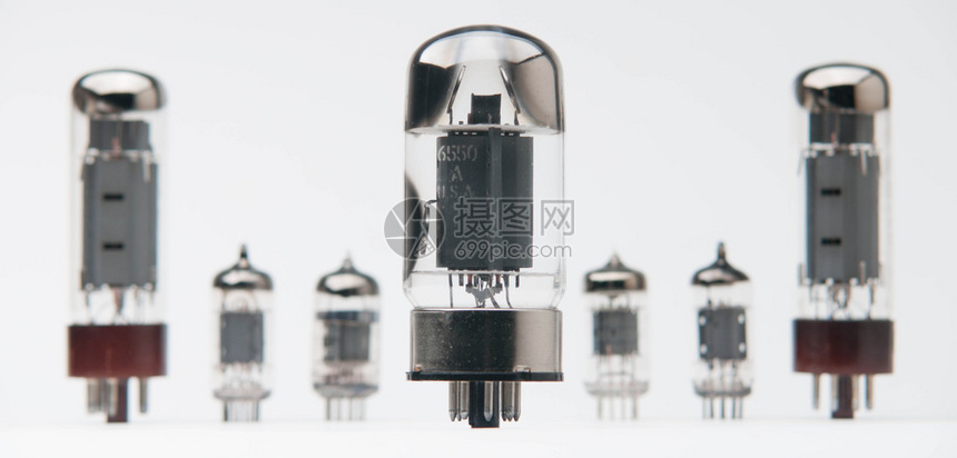 无扭结或光束功率四极管真空管和背景上的ecc83EL34KT88655高清图片下载正版图片504735980摄图网