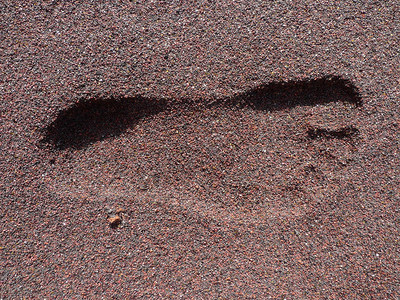 黑沙上的足迹图片