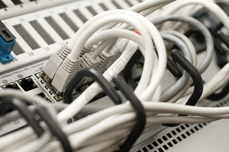 技术数据中心的网络电缆和服务器网图片
