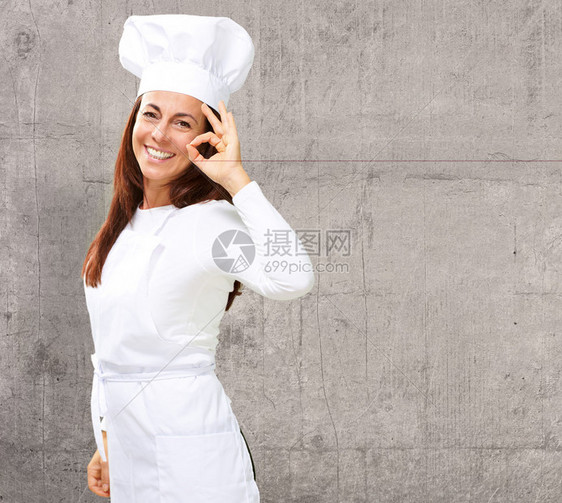 女厨师打手势室内图片