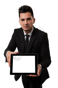 显示一个空的平板电脑屏幕的员工图片