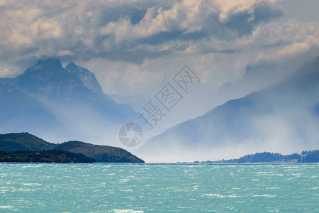 新西兰皇后镇Wakatipu湖图片