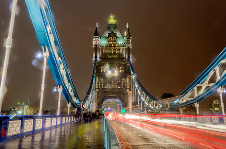 晚上的塔桥伦敦英国图片