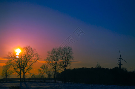 冬季风景中的日落图像背景图片