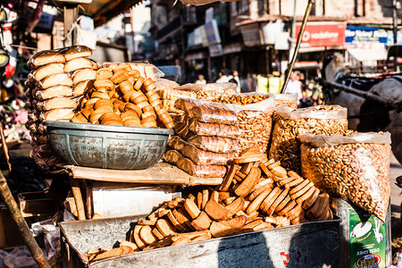 街上的传统印度食品图片