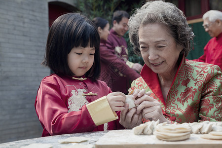 外祖母和孙女用传图片