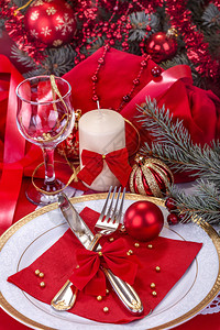 庆祝或圣诞节的喜庆餐桌图片
