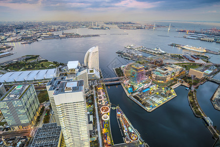 日本横滨港未来江边图片