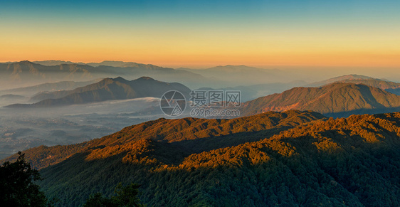 从Shivapuri山ShevapuriNagarjun公园观图片