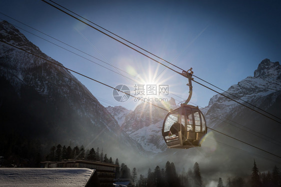 俄罗斯Dombay高加索滑雪度假胜图片