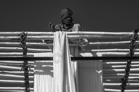 印度拉贾斯坦邦斋浦尔印度人穿着棉衣图片