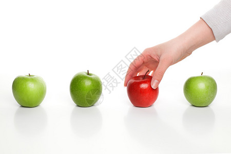 手摘青苹果中的红苹果图片