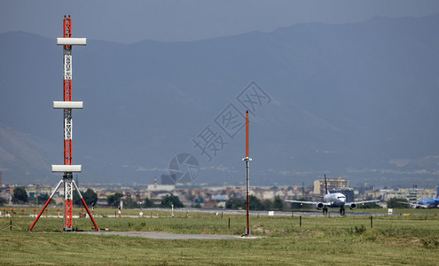 ITALY那不勒斯国际机场飞行控制传感器和准图片