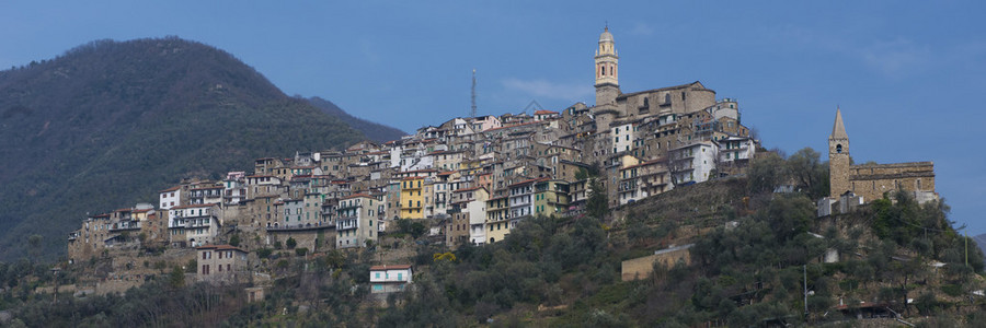 MontaltoLigure村位于利古里亚阿根廷河谷图片