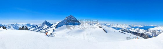 没有滑雪机的阿尔卑斯山脉美图片