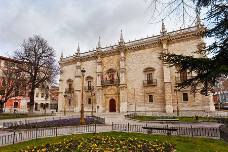 圣克鲁斯大学旧院十五世纪西班牙巴利图片