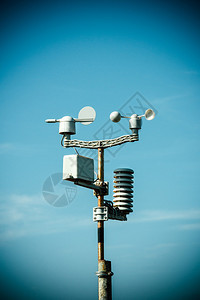 天气监测台站设备对图片