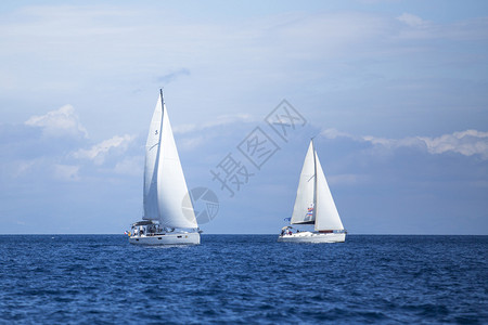 2014年5月7日不明身份的帆船在爱琴海参加2014年第11号埃利图片