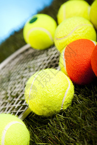 网球和躺温布尔登高清图片