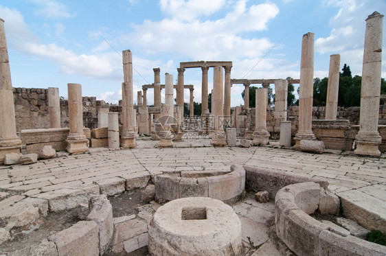 古代Jerash废墟罗马古城Gera图片
