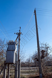 电力供应的变压器混凝土杆图片