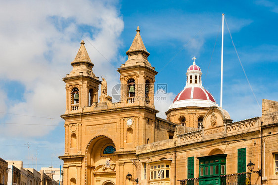 Marsaxlokk是一个位于马耳他东南部的传统渔村名来自marsa图片