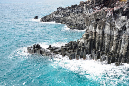 济州岛中门玄武岩柱状节理海岸图片