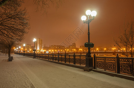 顿涅茨克市的河流预赛在图片