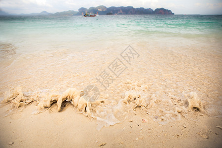 在泰国岛白沙滩上图片