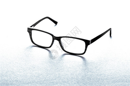 一副黑框眼镜或眼镜图片