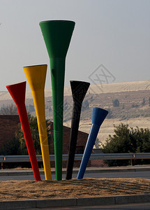 南非世界杯Johanessburg附近高速公路上的可塑StellaVuvu背景图片