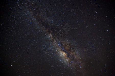 夜空中美丽的银河图片