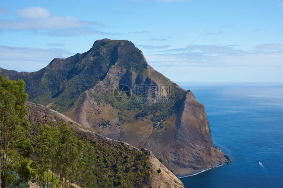 鲁滨逊克鲁索岛火山景观海岸全景图片