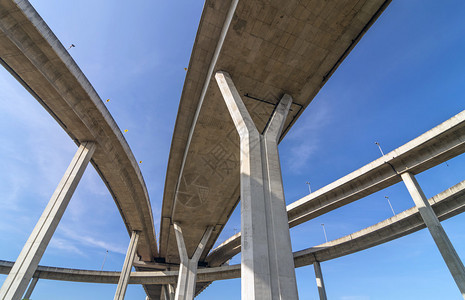 高速公路桥的曲线图片