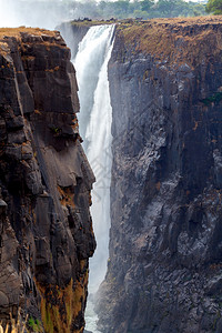 维多利亚瀑布是世界上最大的水帘图片