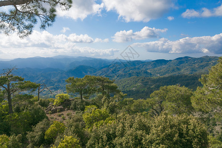 特罗多斯山顶的风景从头图片